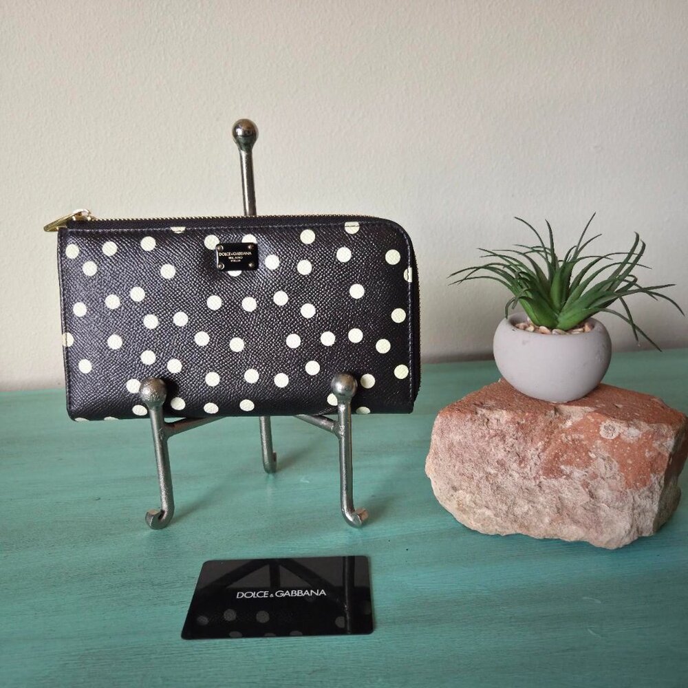 RARE Dolce & Gabbana Polka Dot Zippy wallet 🖤🤍🖤